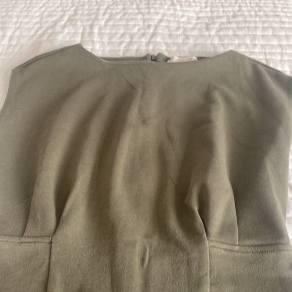 Michael Korea - Olive mini dress in Sz 8 - Picture 3 of 5